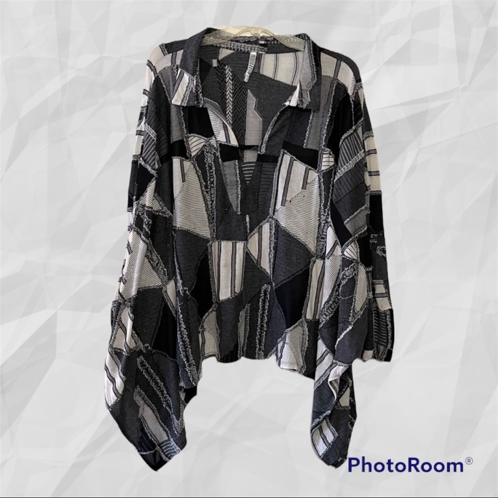 Maria Rerio- 3/4 Dolman sleeve, oversized, asymmetrical top
